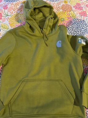 NWT medium WOMENS carhartt sweatshirt